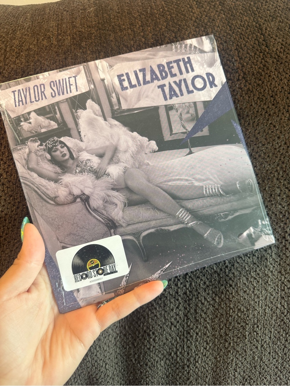 NWT Taylor Swift Elizabeth Taylor 7” Single, Violet Glitter